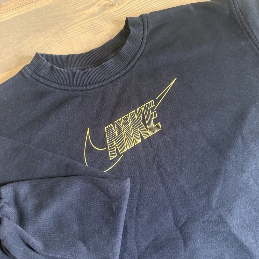 Nike Girls Large Black Logo Sportswear Club Fleece Crewneck Sweatshirt